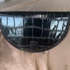 Vintage 80s Faux Leather Croc Embossed Half Circle Crossbody Shoulder Clutch Bag